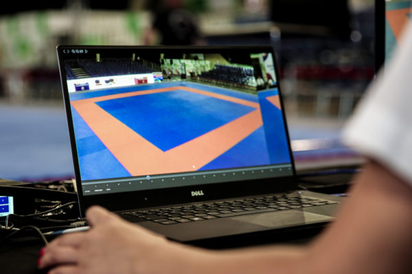 SETVideoReview - Fullscreen
